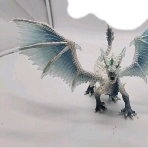 NIB Schleich Eldrador Creatures Ice Dragon Figure 70139 Moving Wings Toy Retired